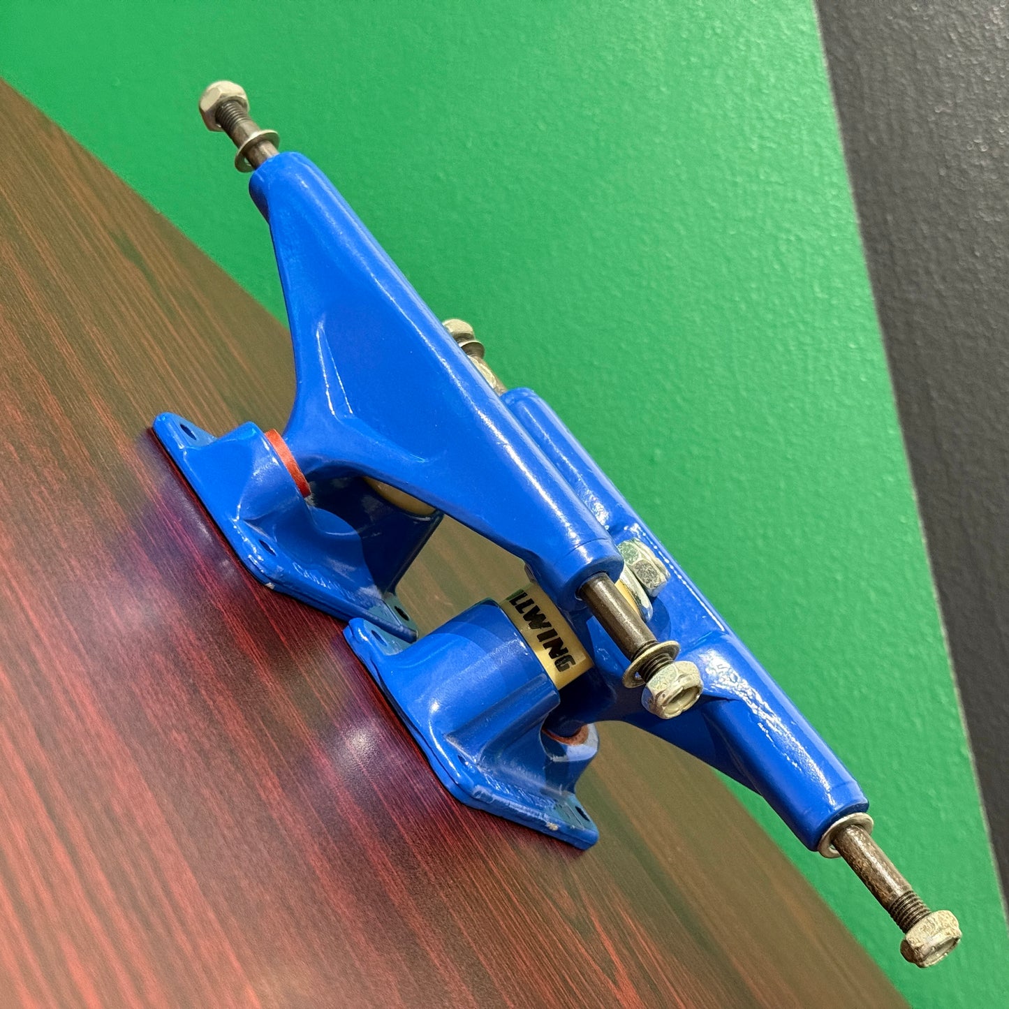 Vintage Gullwing H.P.G. IV Skateboard Trucks (8.5”) — NOS Original